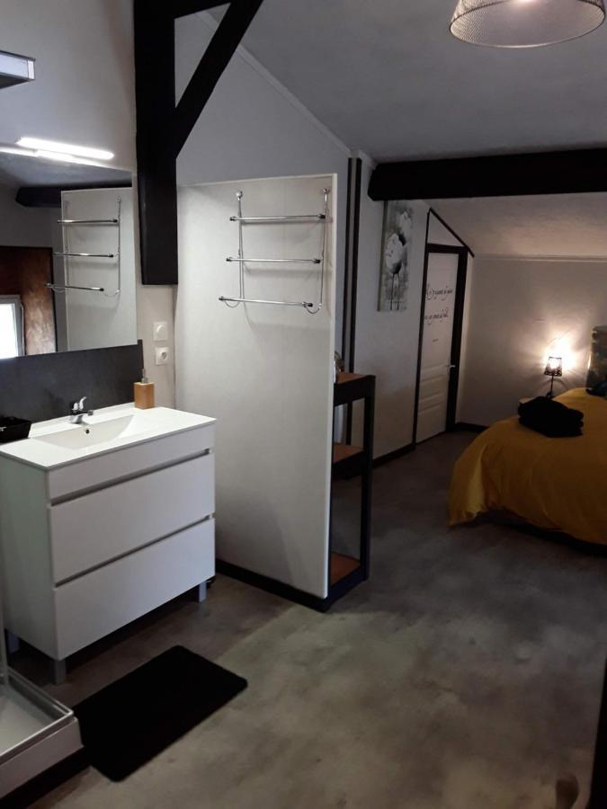 La Chambre D'A Cote Doulezon エクステリア 写真